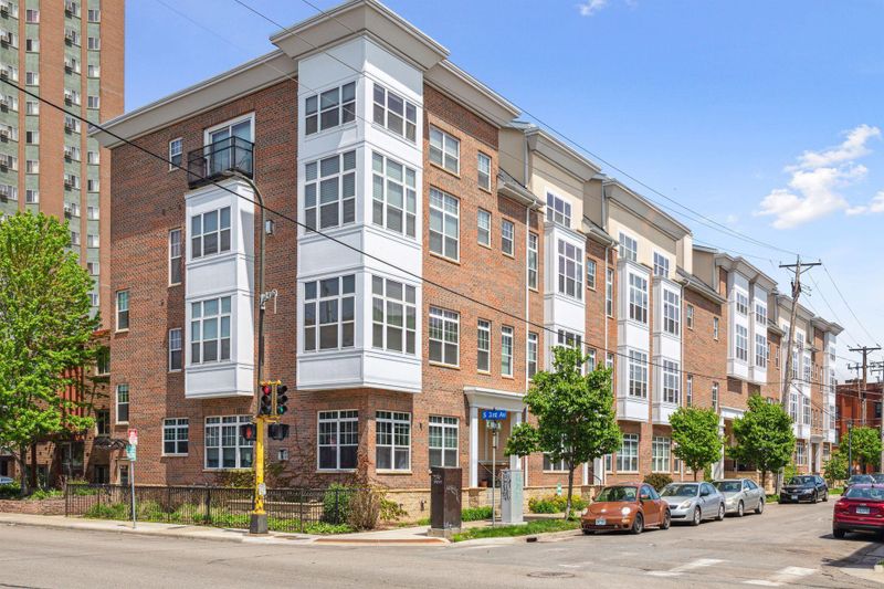 308 E 18th St #302, Minneapolis, MN 55404