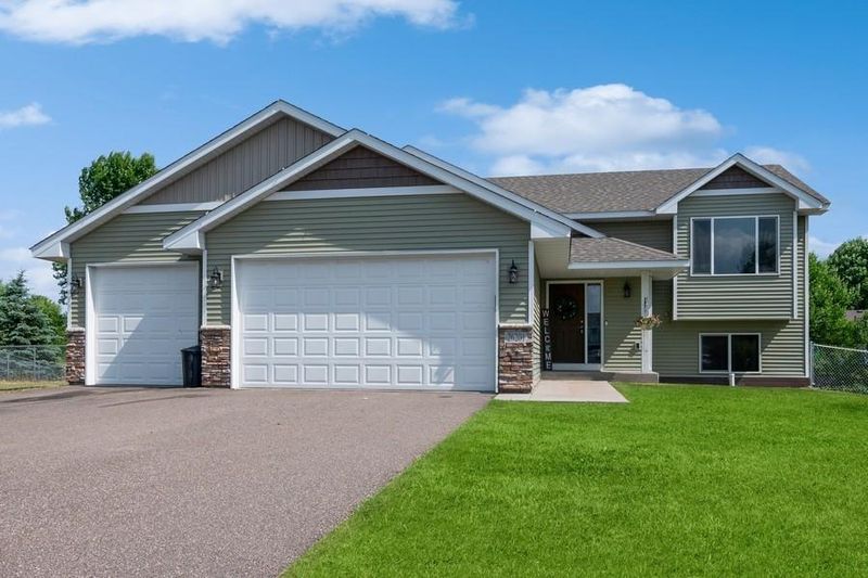 26201 23rd St W, Zimmerman, MN 55398