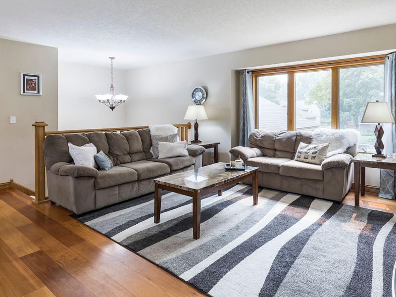 9202 Sycamore Ln N, Maple Grove, MN 55369