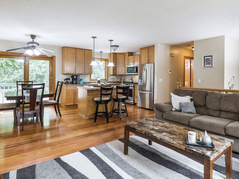 9202 Sycamore Ln N, Maple Grove, MN 55369