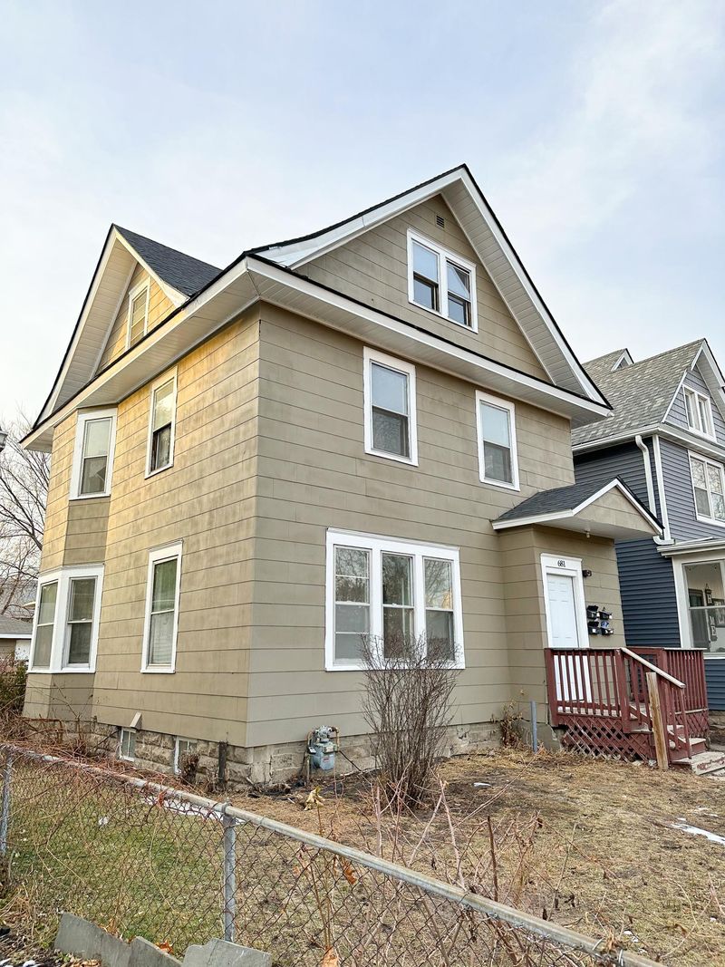 681 Fry St, Saint Paul, MN 55104