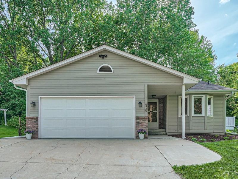 6520 Mere Dr, Eden Prairie, MN 55346