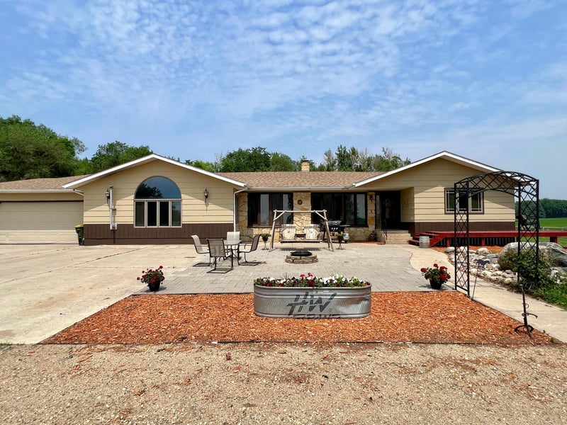 1580 165th Ave SW, Blomkest, MN 56216