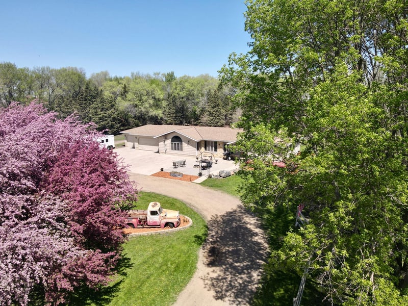 1580 165th Ave SW, Blomkest, MN 56216