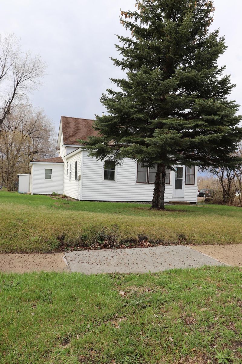617 Main St W, Detroit Lakes, MN 56501