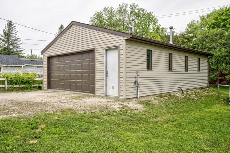 120 2nd Ave NW, Plainview, MN 55964