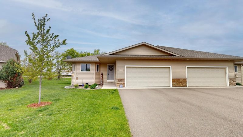 614 Union Ct, Cannon Falls, MN 55009