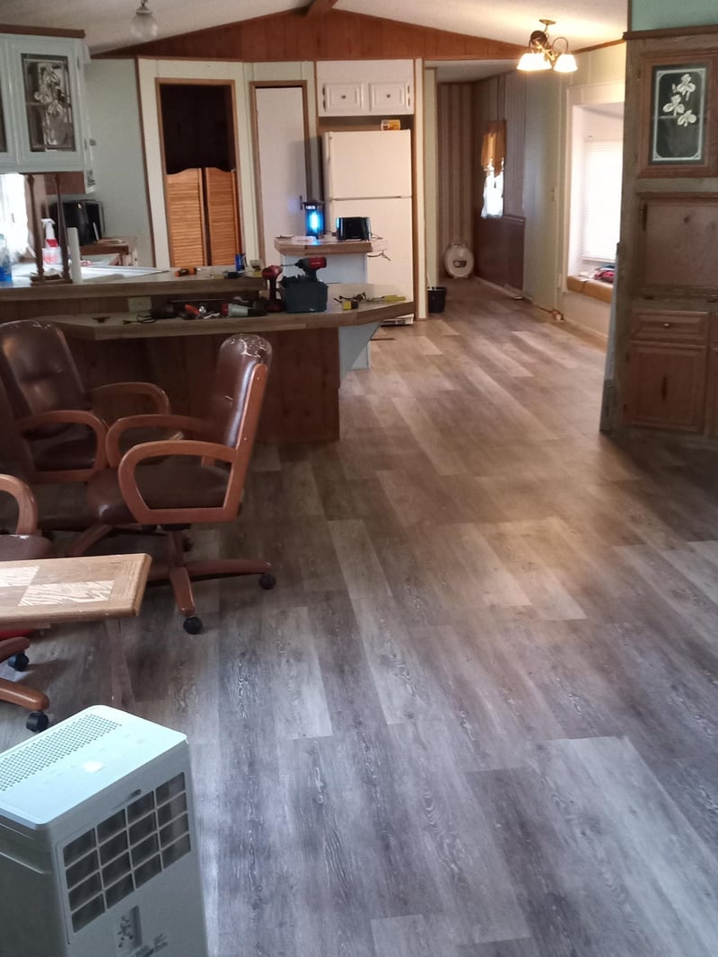 301 S 7th St, Henderson, MN 56044