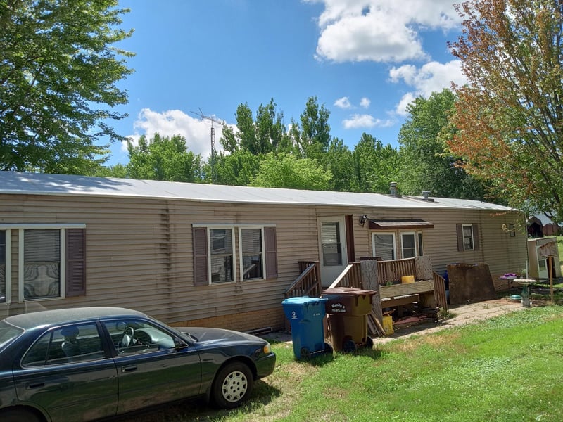 301 S 7th St, Henderson, MN 56044