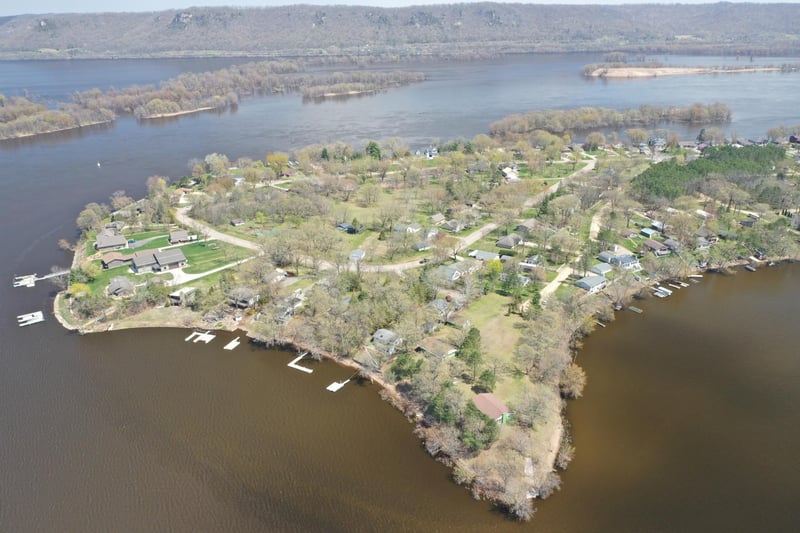 15632 679th St, Wabasha, MN 55981