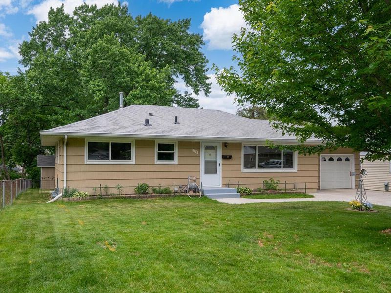 318 Adams Ave, Edina, MN 55343