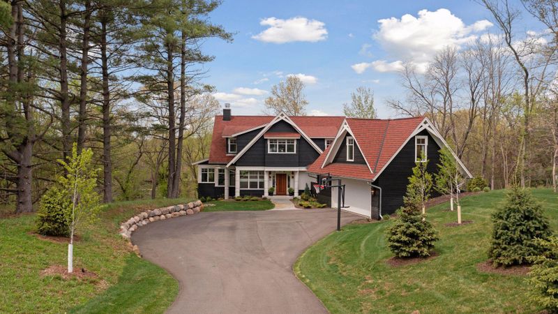 39 Windy Hill Rd, Sunfish Lake, MN 55077