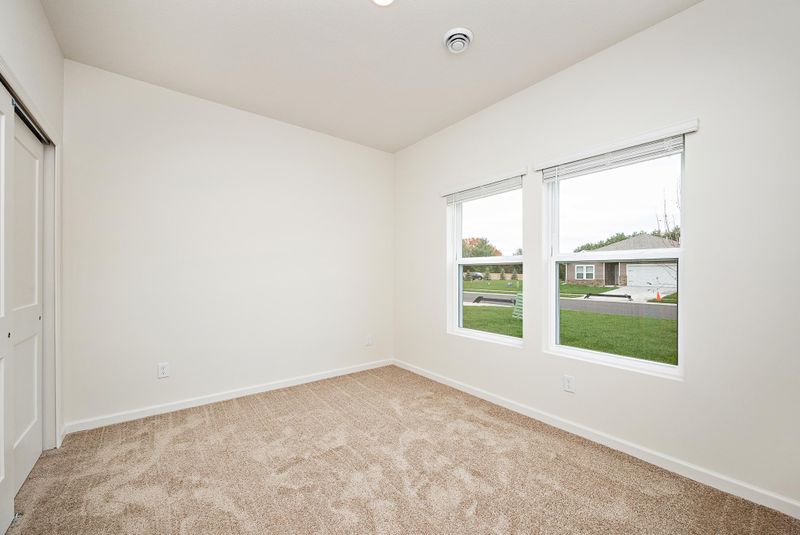 551 Valley Dr W, Annandale, MN 55302