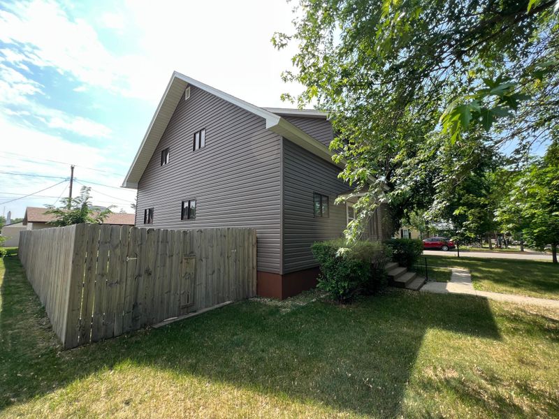 140 Prairie Ave S, Brooten, MN 56316