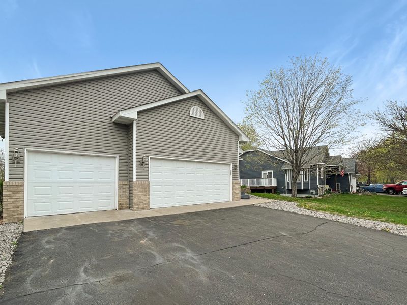 2533 Radisson Woods Dr NE, Blaine, MN 55449