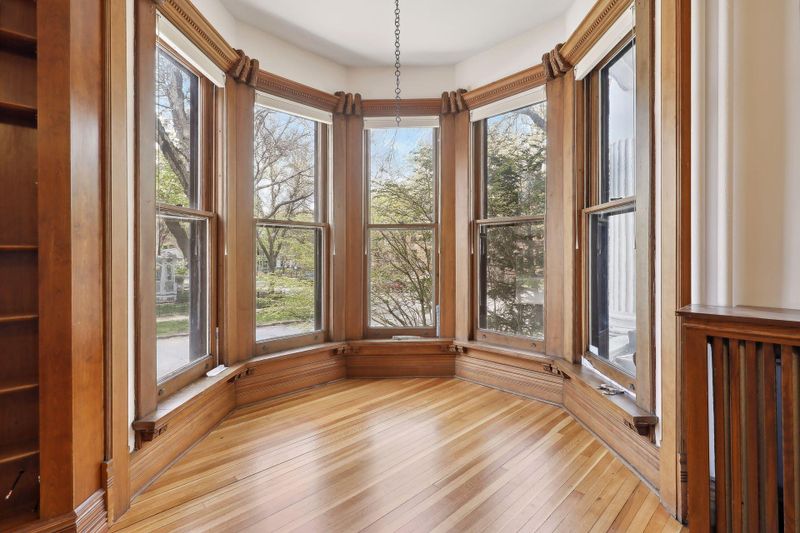 496 Holly Ave #2, Saint Paul, MN 55102