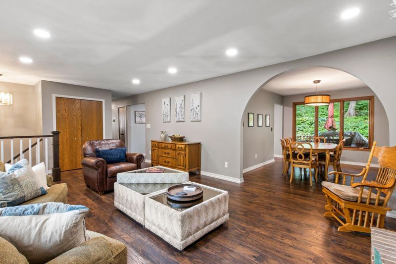 1308 Dunberry Ln, Eagan, MN 55123