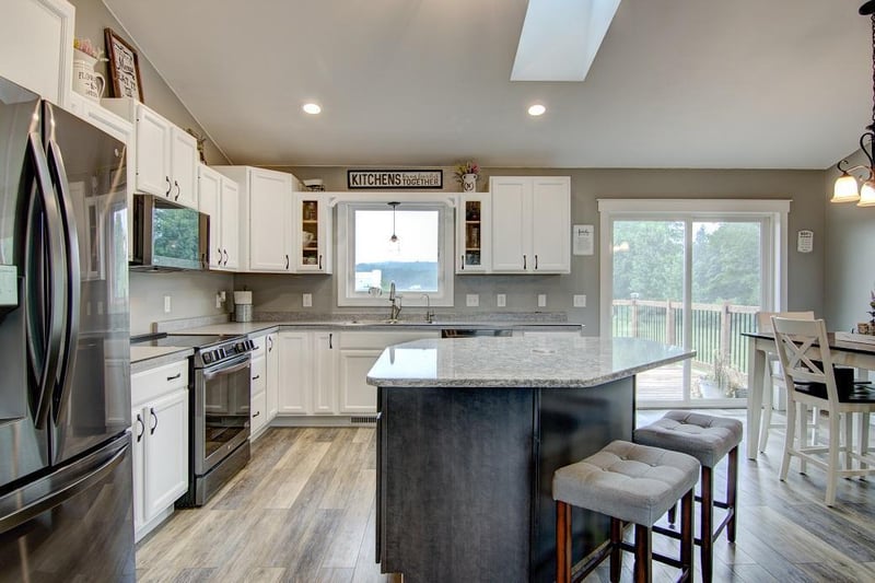 E8687 595th Ave, Elk Mound, WI 54739