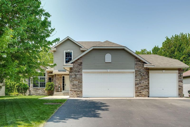 31092 Morley Dr, Lindstrom, MN 55045