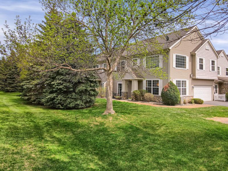 1901 Bluestem Ln #36, Shoreview, MN 55126