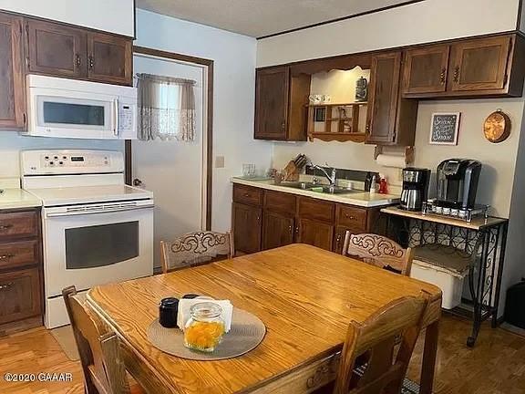 702 3rd St, Barrett, MN 56311