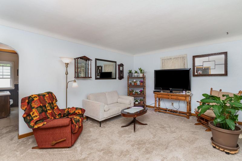 1977 4th St E, Saint Paul, MN 55119