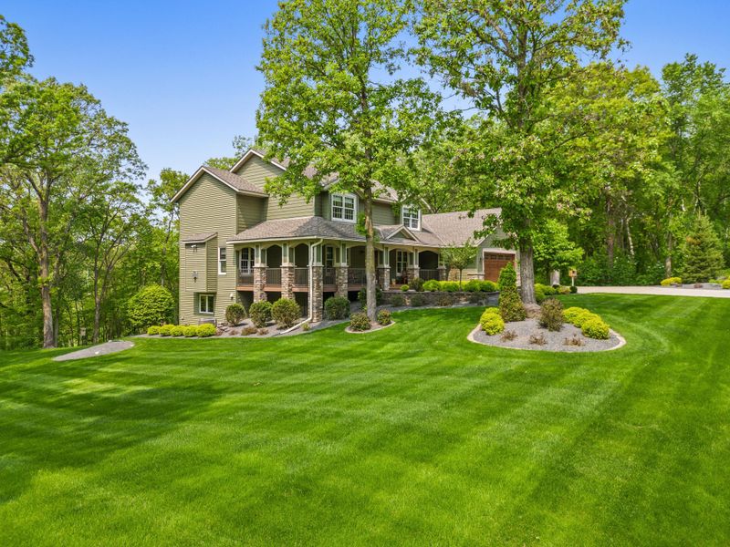 9741 Baxter Trl, Inver Grove Heights, MN 55077