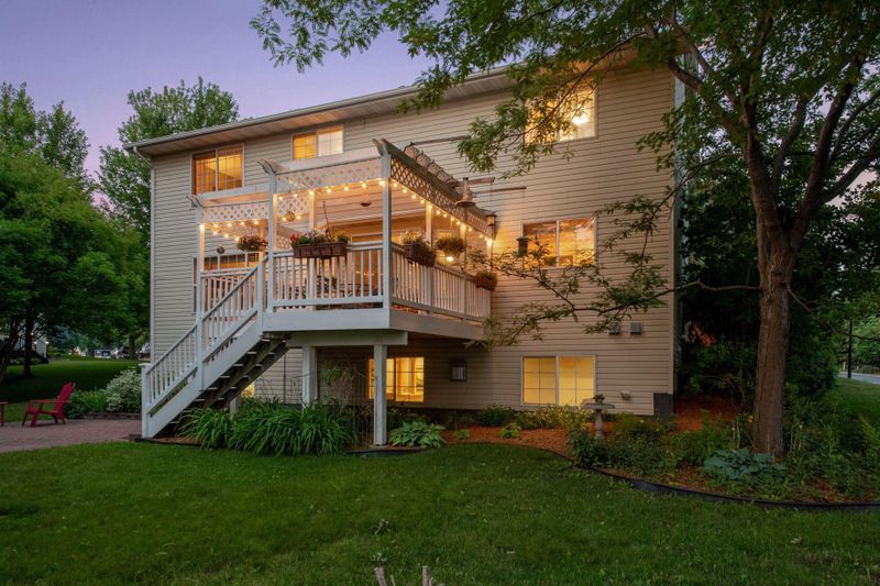 1952 Fischer Dr, Waconia, MN 55387