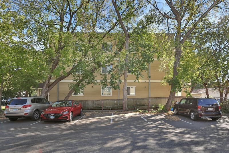 1716 Rollins Ave SE, Minneapolis, MN 55414