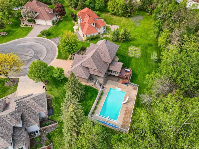 5652 Erik Ln, Shoreview, MN 55126