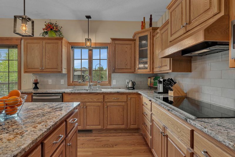 1612 Boulder Dr, Sartell, MN 56377