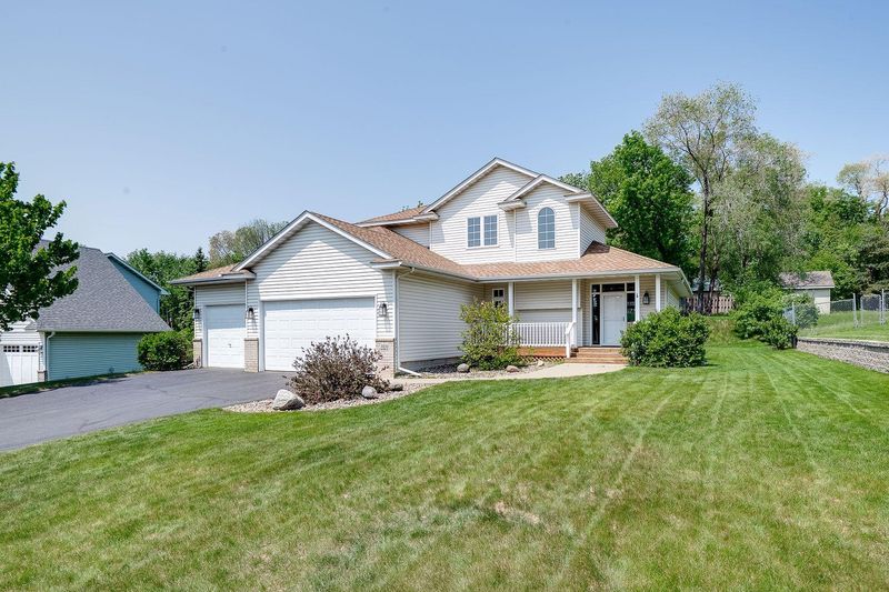 2321 Mamie Ave E, Maplewood, MN 55119