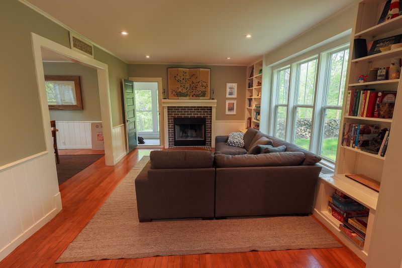 2058 Charlton Rd, Sunfish Lake, MN 55118