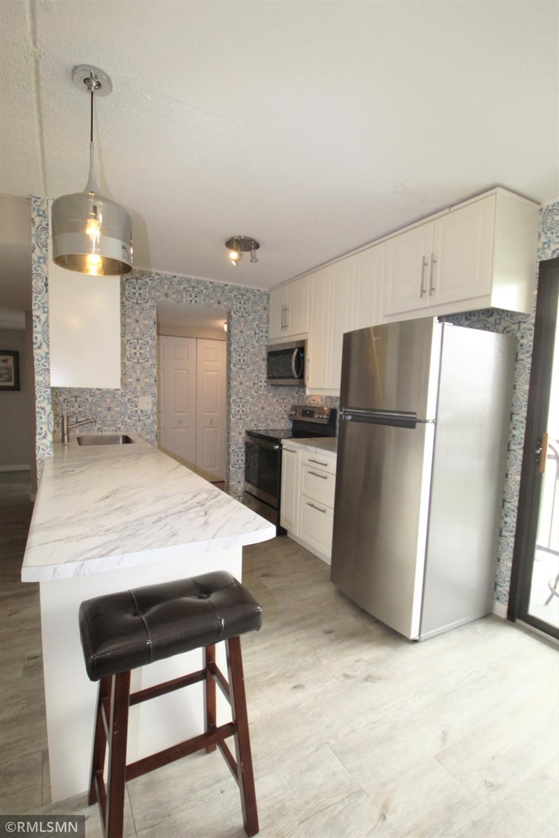 1920 S 1st St #704, Minneapolis, MN 55454