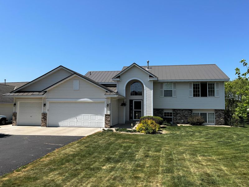 4990 River Oaks Rd, Rockford, MN 55373