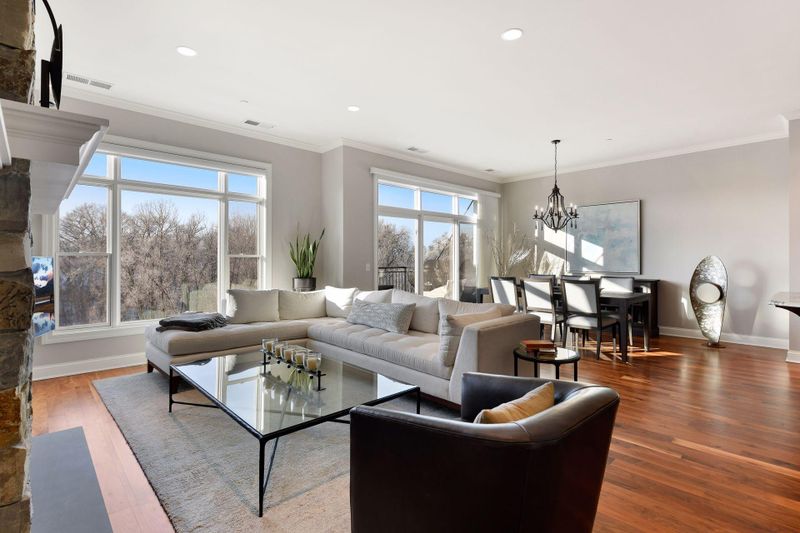 935 Lake St E #303, Wayzata, MN 55391