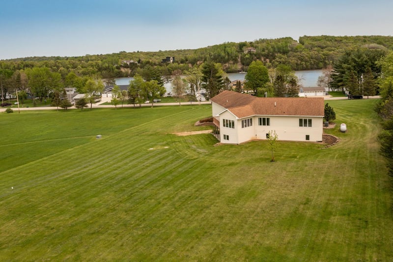 13407 Postier Dr NW, Oronoco, MN 55960