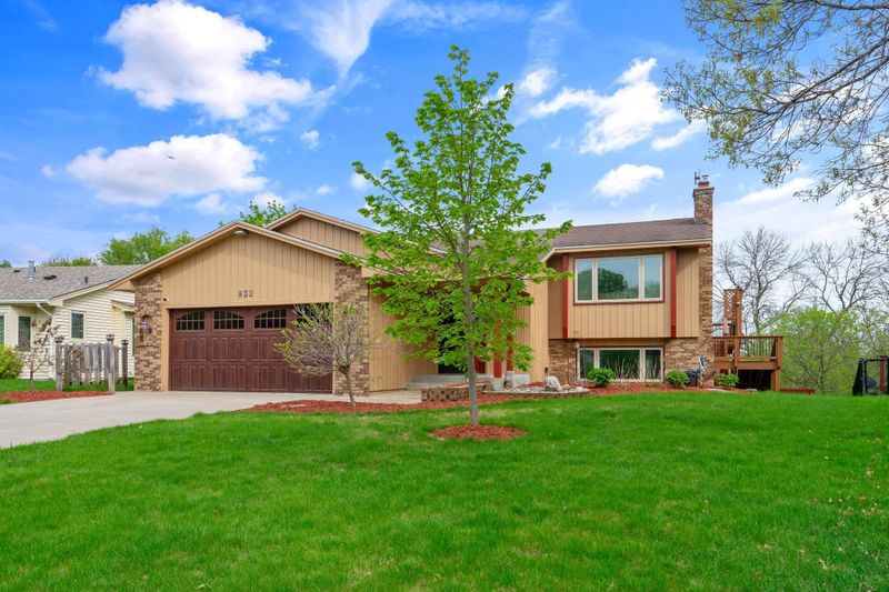 832 Cornwallis Ct, Eagan, MN 55123