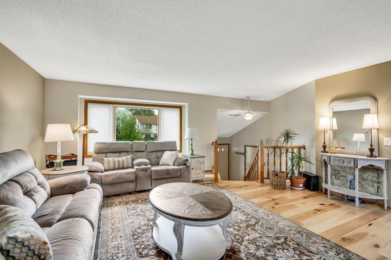 832 Cornwallis Ct, Eagan, MN 55123