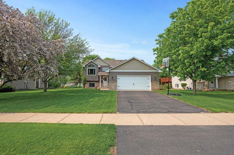 6420 Neddersen Pw, Brooklyn Park, MN 55445