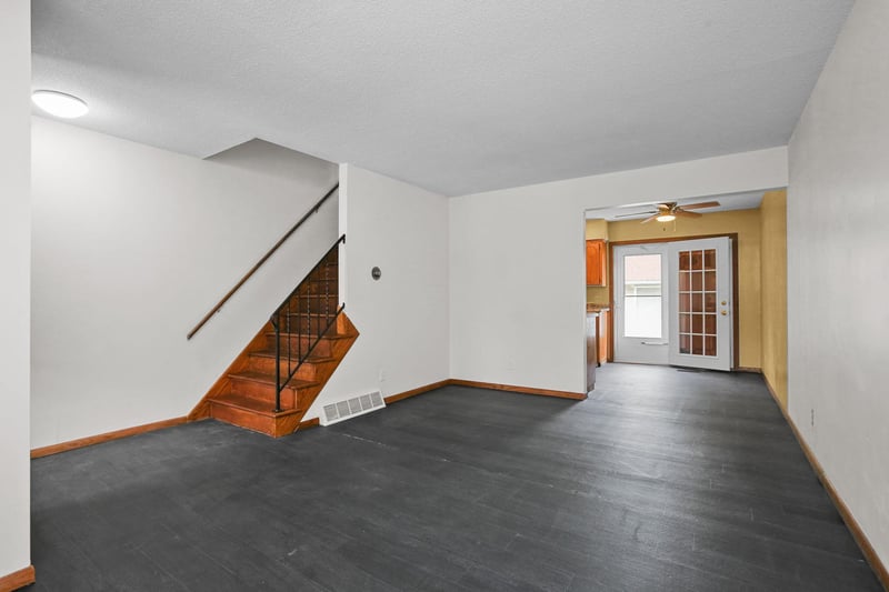 145 Larpenteur Ave E, Maplewood, MN 55117