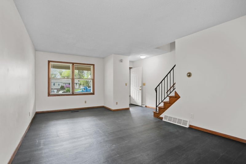 145 Larpenteur Ave E, Maplewood, MN 55117