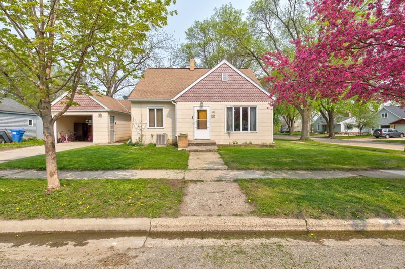 199 3rd St S, Wood Lake, MN 56297