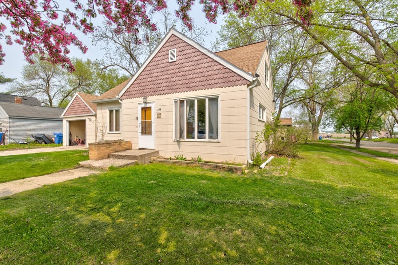 199 3rd St S, Wood Lake, MN 56297