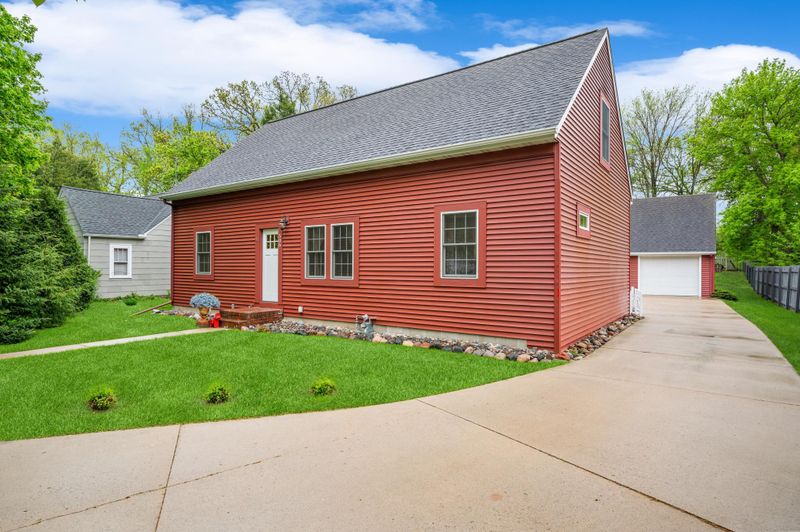 506 E River St, Monticello, MN 55362