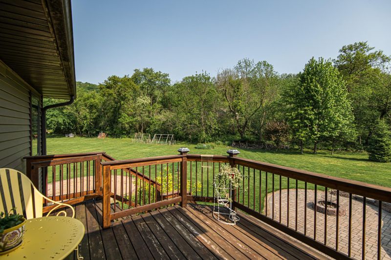 12124 Whitewater Dr, Altura, MN 55910