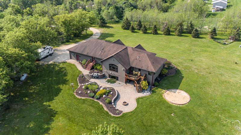 12124 Whitewater Dr, Altura, MN 55910