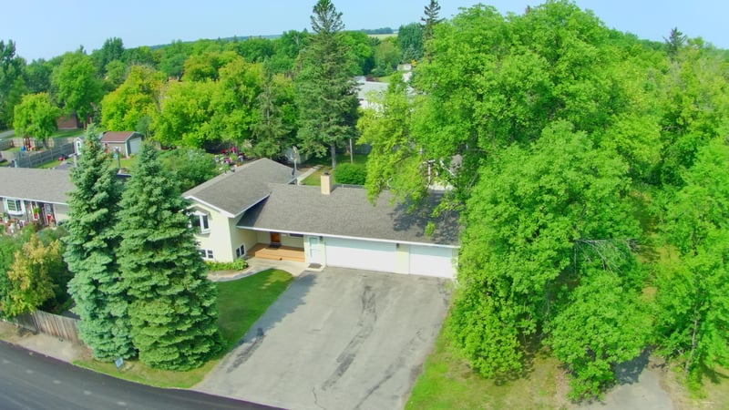 931 N Minnesota St, Warren, MN 56762