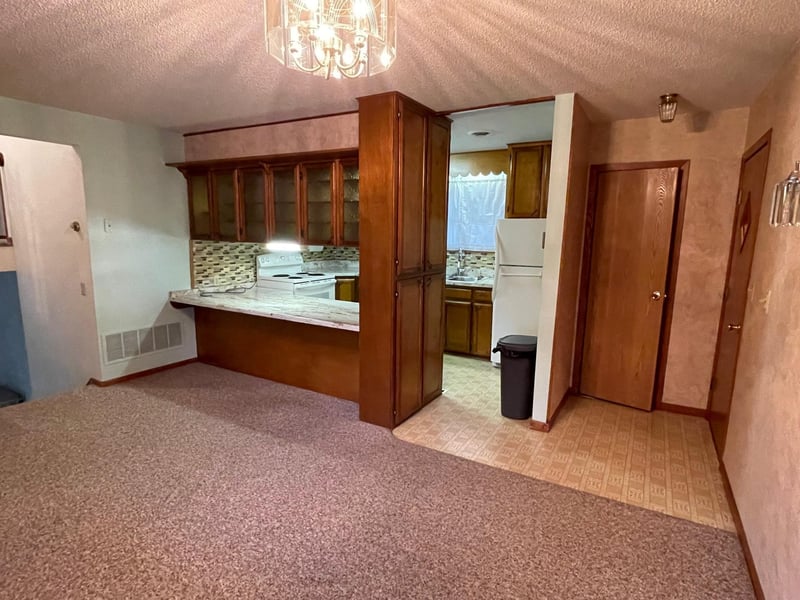931 N Minnesota St, Warren, MN 56762