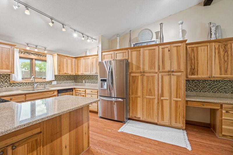 112136 Haering Cir, Chaska, MN 55318